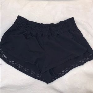 Black lulu shorts
